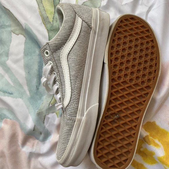 vans - Picture 2 of 4